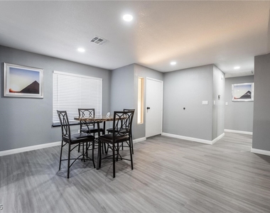 7439 Trudy Lane - Photo Thumbnail 5