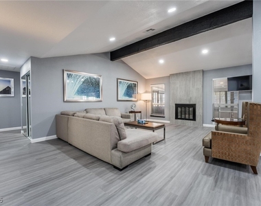 7439 Trudy Lane - Photo Thumbnail 23