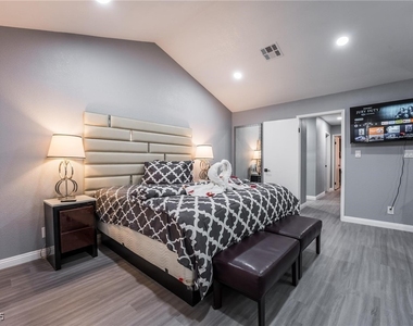 7439 Trudy Lane - Photo Thumbnail 32