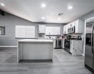 7439 Trudy Lane - Photo Thumbnail 24
