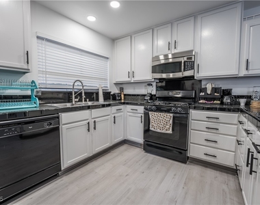 2364 Belvedere Drive - Photo Thumbnail 25