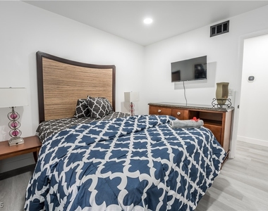 2364 Belvedere Drive - Photo Thumbnail 17