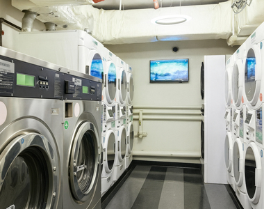 222 East 39th Street - Photo Thumbnail 8