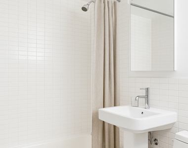 222 East 39th Street - Photo Thumbnail 5