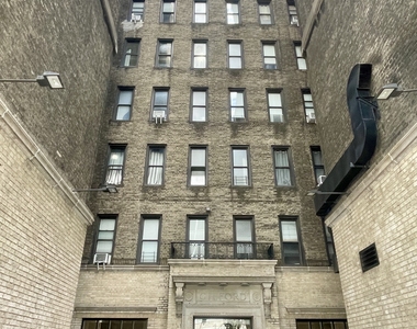 East 46th Street / Lexington - Photo Thumbnail 15