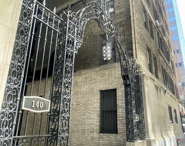 East 46th Street / Lexington - Photo Thumbnail 14