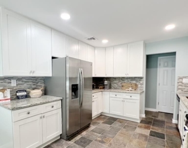 308 Harding Avenue - Photo Thumbnail 9
