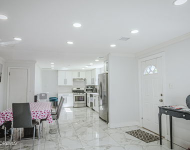 295 Roosevelt Avenue - Photo Thumbnail 23
