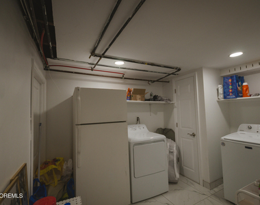295 Roosevelt Avenue - Photo Thumbnail 32