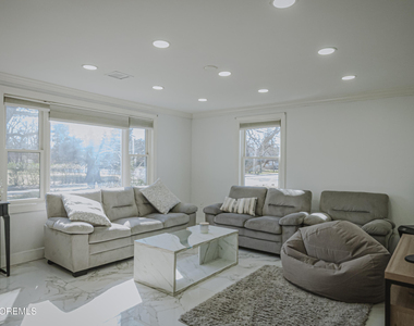295 Roosevelt Avenue - Photo Thumbnail 41