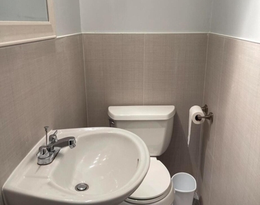 295 Roosevelt Avenue - Photo Thumbnail 20