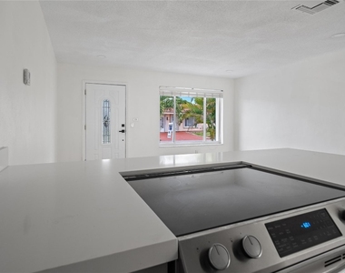 4510 Nw 49th Drive - Photo Thumbnail 10