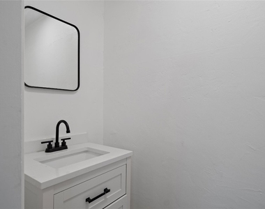 4510 Nw 49th Drive - Photo Thumbnail 20