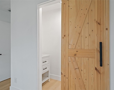 4510 Nw 49th Drive - Photo Thumbnail 19