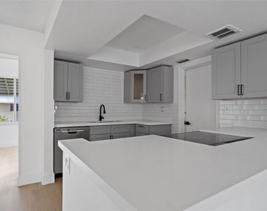 4510 Nw 49th Drive - Photo Thumbnail 11