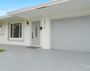4510 Nw 49th Drive - Photo Thumbnail 1