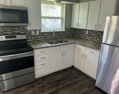 410 S College Drive - Photo Thumbnail 2
