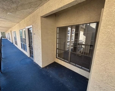 4800 W Lovers Lane - Photo Thumbnail 17