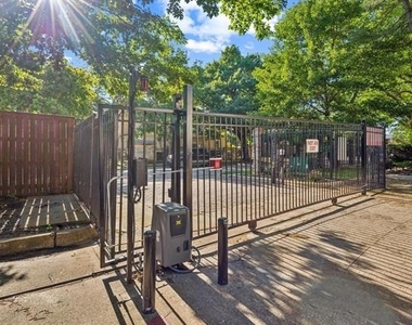 4800 W Lovers Lane - Photo Thumbnail 19