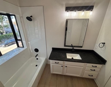 4800 W Lovers Lane - Photo Thumbnail 15