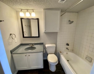 4502 Gaston Avenue - Photo Thumbnail 14