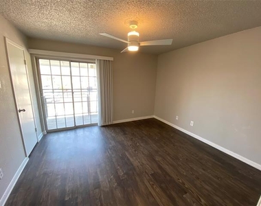 4502 Gaston Avenue - Photo Thumbnail 10