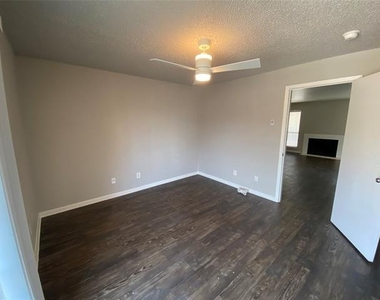 4502 Gaston Avenue - Photo Thumbnail 11