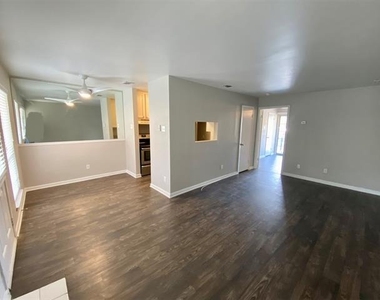 4502 Gaston Avenue - Photo Thumbnail 4