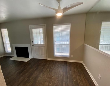 4502 Gaston Avenue - Photo Thumbnail 9