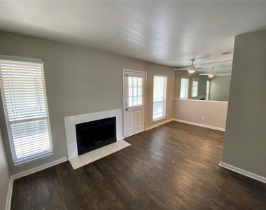 4502 Gaston Avenue - Photo Thumbnail 2