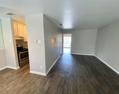 4502 Gaston Avenue - Photo Thumbnail 5