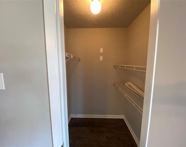 4502 Gaston Avenue - Photo Thumbnail 13