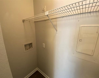 4502 Gaston Avenue - Photo Thumbnail 8