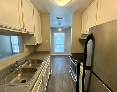 4502 Gaston Avenue - Photo Thumbnail 7