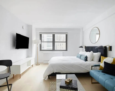 222 East 39th Street - Photo Thumbnail 1