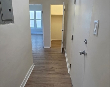 3804 W Sunset Blvd. - Photo Thumbnail 14