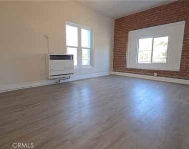 3804 W Sunset Blvd. - Photo Thumbnail 2
