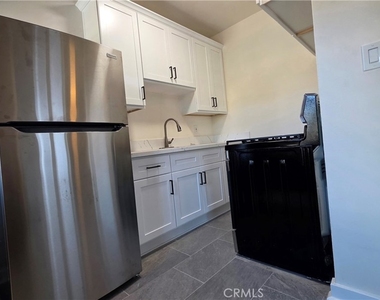 3804 W Sunset Blvd. - Photo Thumbnail 4