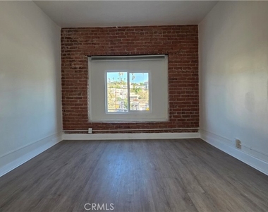 3804 W Sunset Blvd. - Photo Thumbnail 12