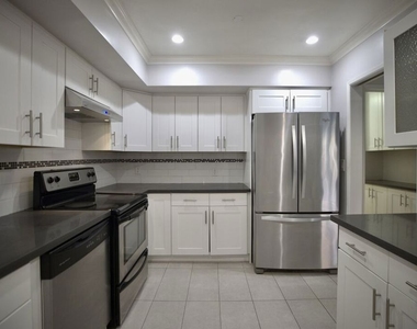 1033 6th Street - Photo Thumbnail 12