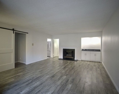 1033 6th Street - Photo Thumbnail 9