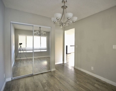 1033 6th Street - Photo Thumbnail 6