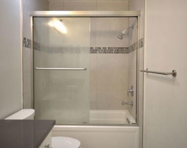1033 6th Street - Photo Thumbnail 8