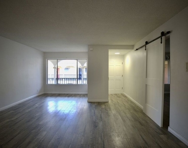 1033 6th Street - Photo Thumbnail 15