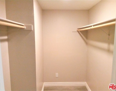 11230 Camarillo Street - Photo Thumbnail 8