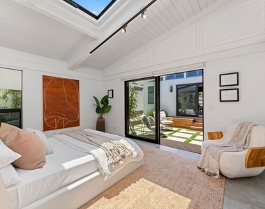 23701 Harbor Vista Drive - Photo Thumbnail 22