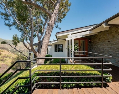 23701 Harbor Vista Drive - Photo Thumbnail 3