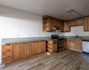 1233 Barry Avenue - Photo Thumbnail 8
