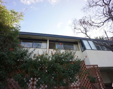 1233 Barry Avenue - Photo Thumbnail 2