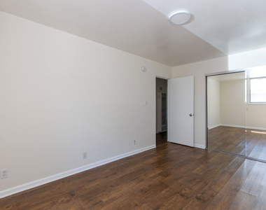 1233 Barry Avenue - Photo Thumbnail 11